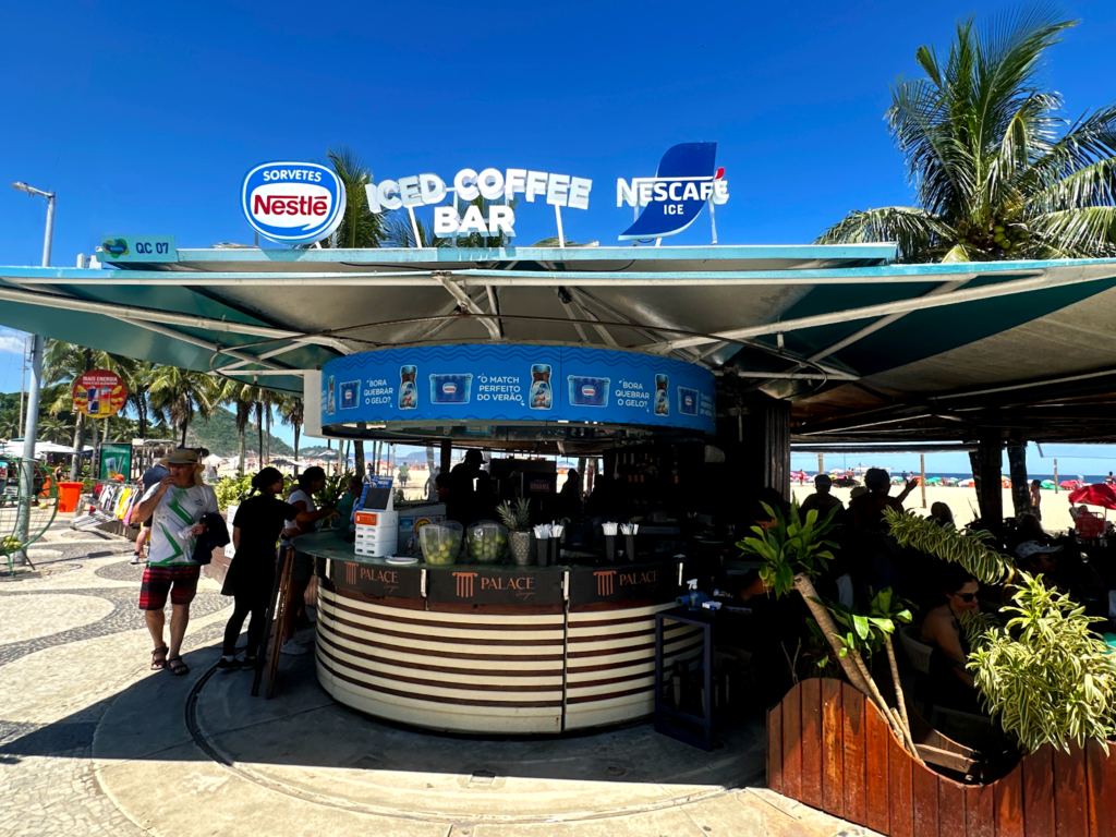 Nestlé ativa quiosque temático em Copacabana até abril