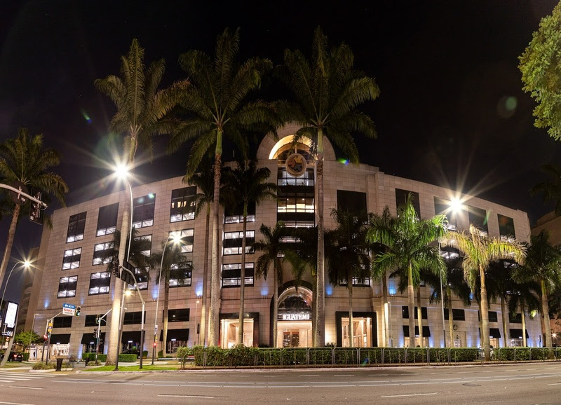 Iguatemi SP ilumina fachadas azuis no Blue Day 2026 pelo autismo