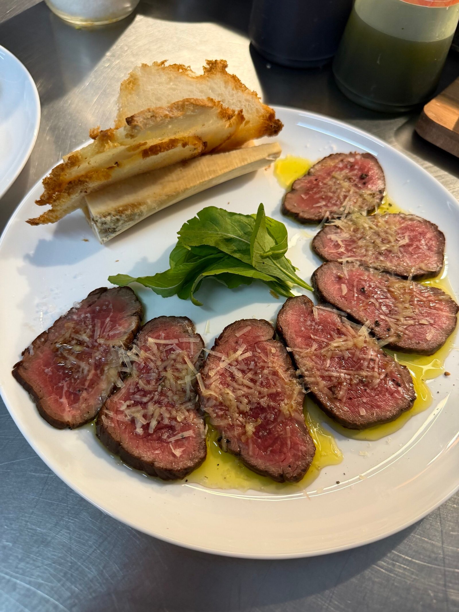 Angico Bistrô estreia em Bonito sob comando de Trujillo