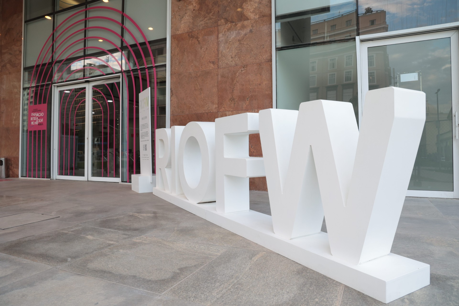 Alunos do Senac RJ vivenciam Rio Fashion Week