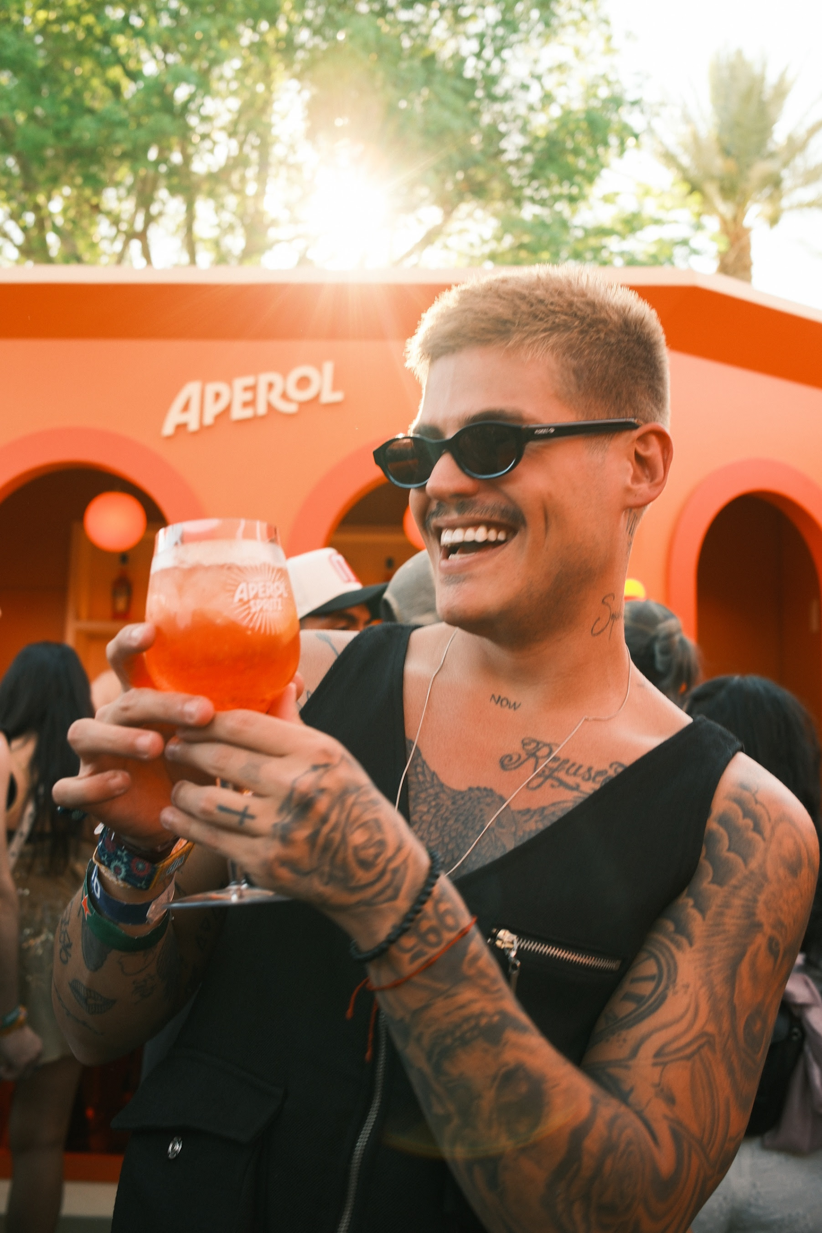 Aperol leva famosos brasileiros ao Coachella 2026