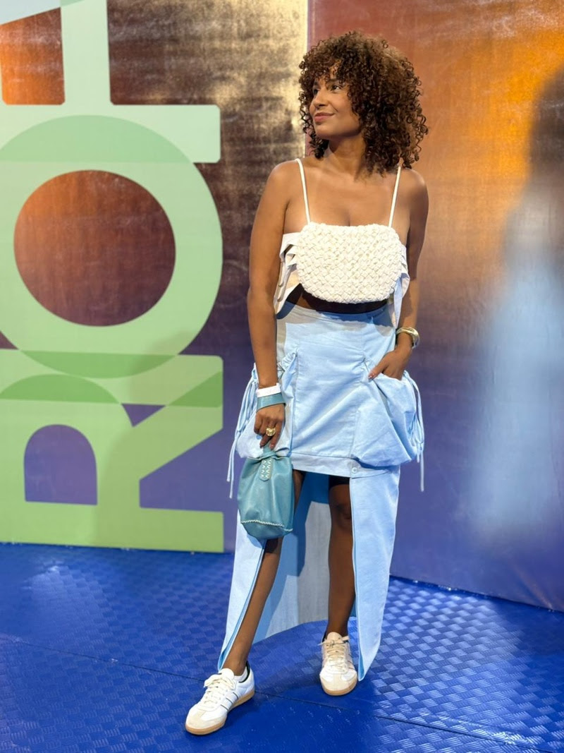 Karine Alves aposta em look de Ângela Brito