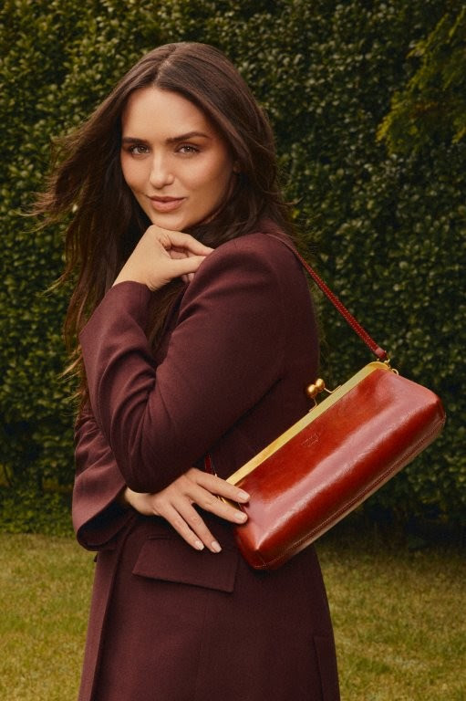 Santa Lolla aposta em emoção com Rafa Kalimann