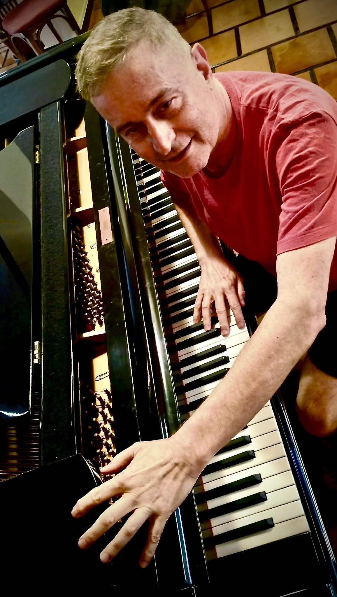 Ciribelli faz tributo a ícones no Beco