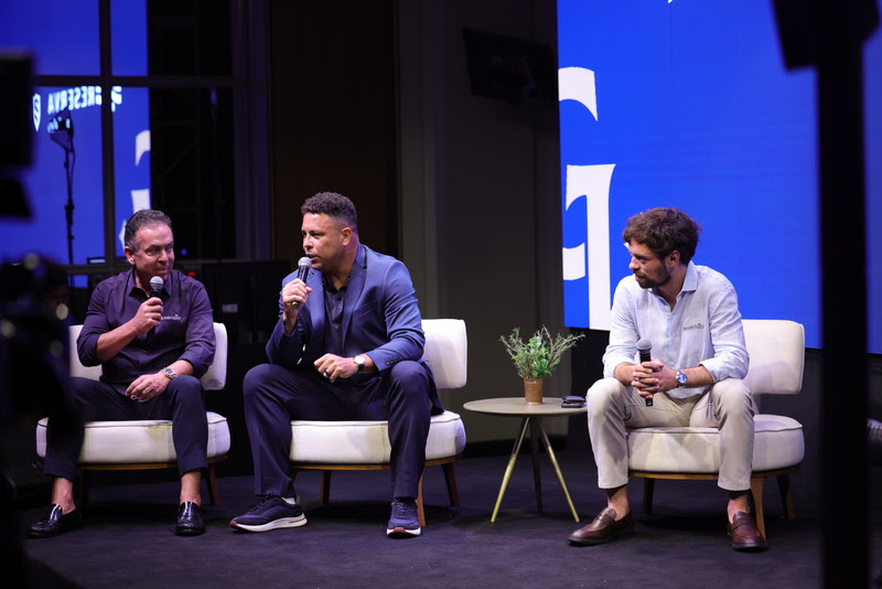 Ronaldo aposta em clube premium de tênis