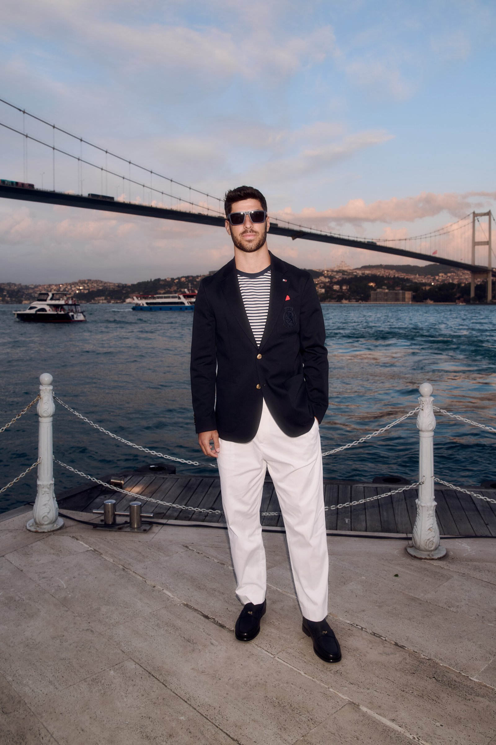 Tommy Hilfiger lança eyewear 2026 com evento em Istambul