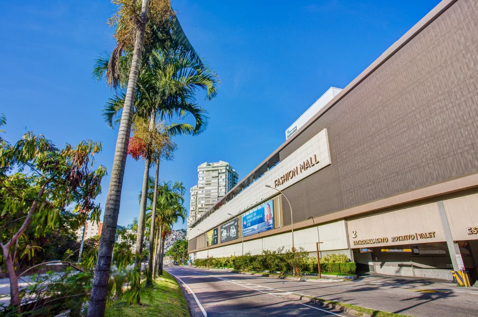 Corpus Christi muda horários em shoppings do RJ