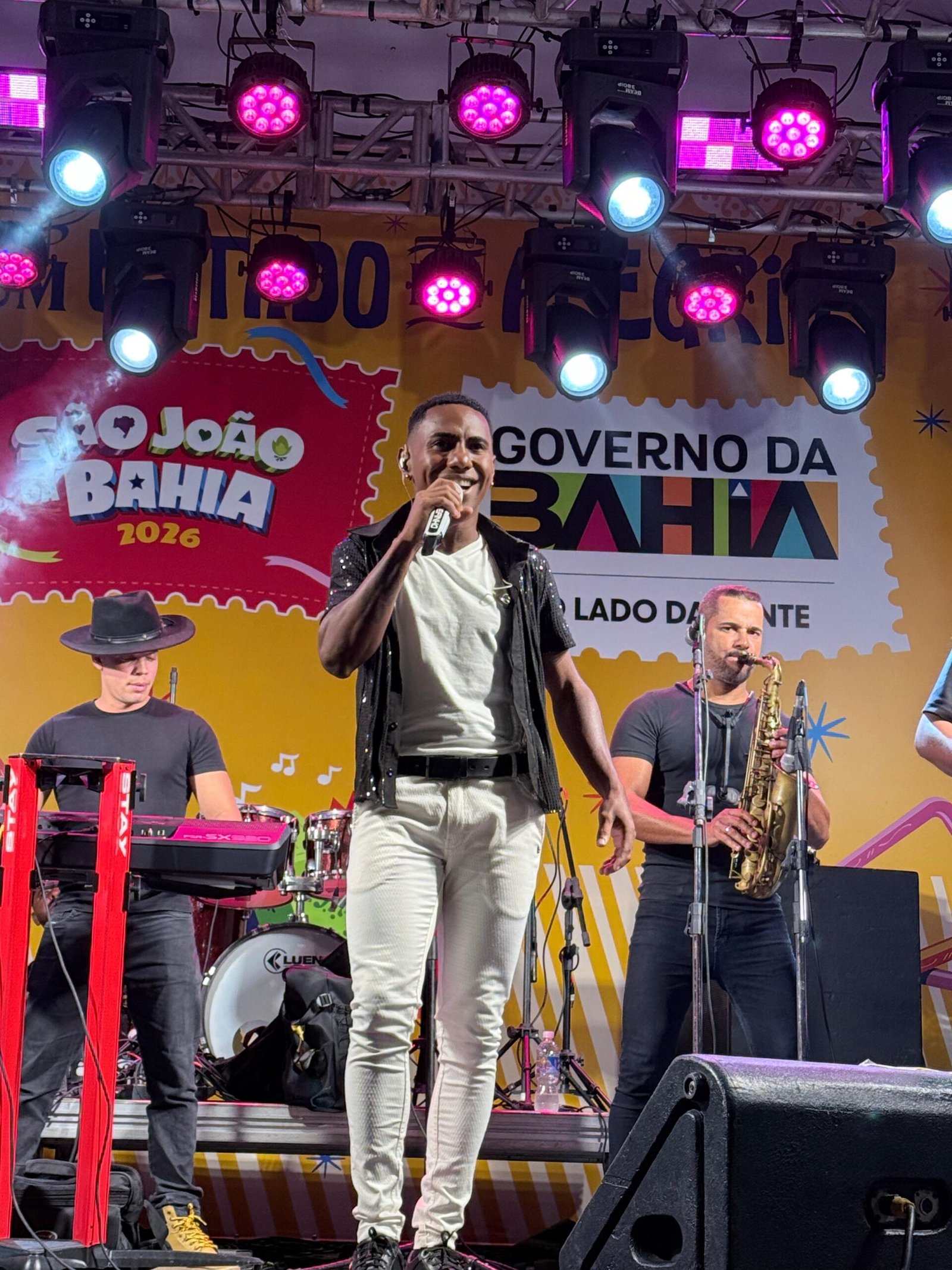 Jefinho abre agenda junina com show no Pelourinho e segue para cidades do interior da Bahia
