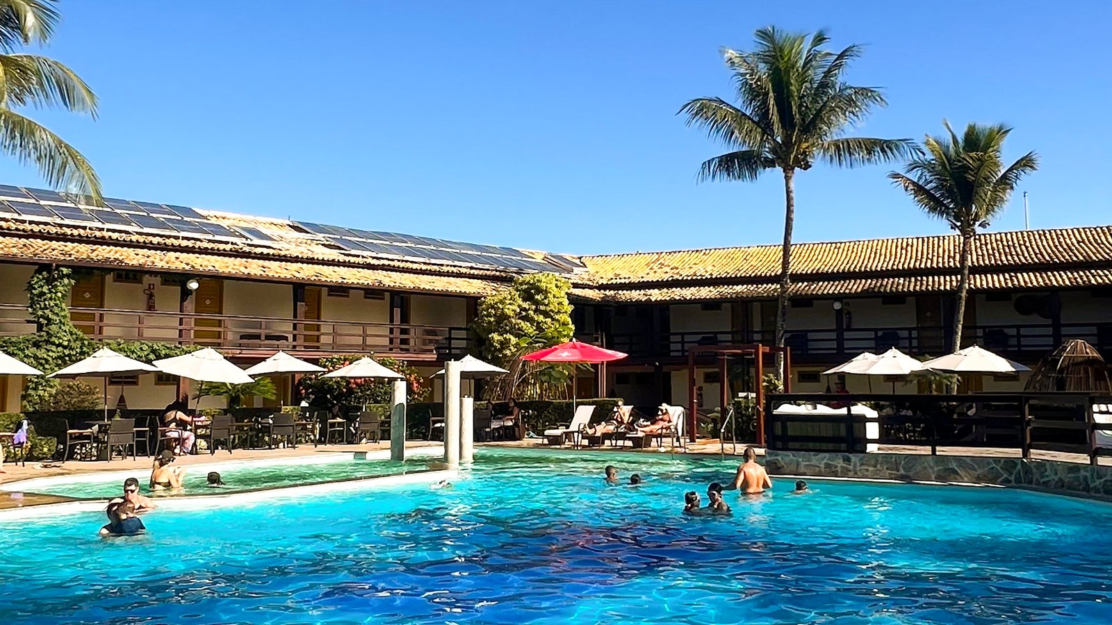 Resort em Rio das Ostras aposta em lazer climatizado