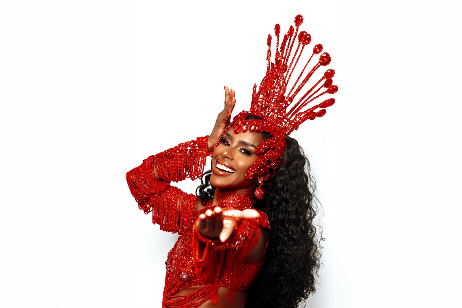Bellinha Delfim é coroada rainha da Viradouro