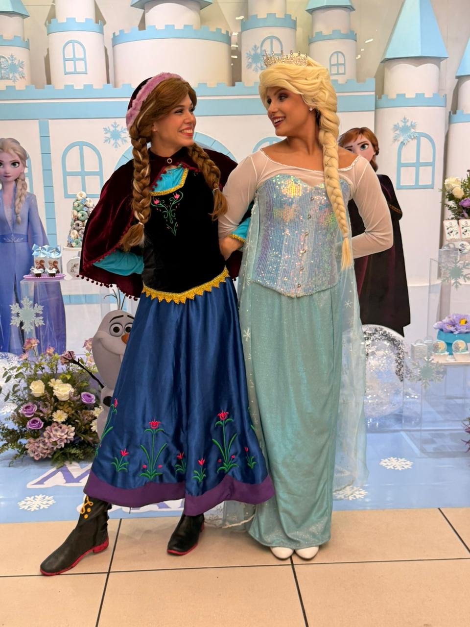 Irmãs do Gelo animam férias no Shopping Pátio Alcântara