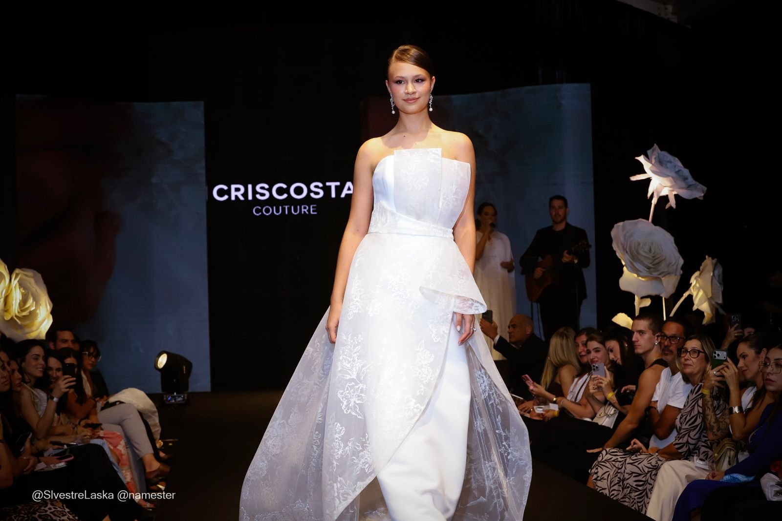 Coleção BLOOM marca 25 anos da CRISCOSTA