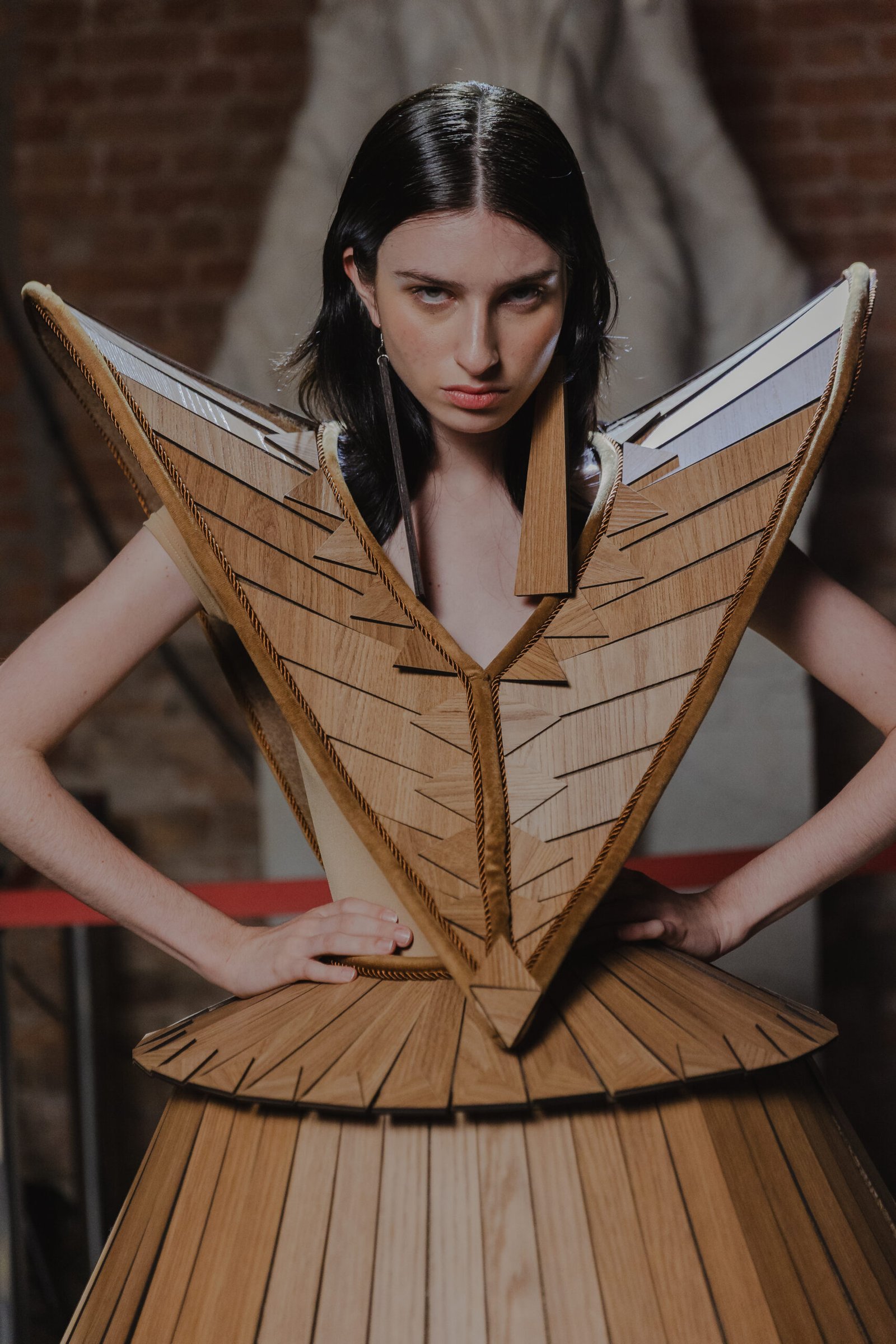 Esculturas vestíveis em MDF da Coleção Botânica chegam ao ES Fashion em
Vitória
