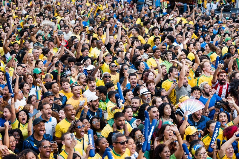 Alzirão reúne torcida para Brasil x Noruega