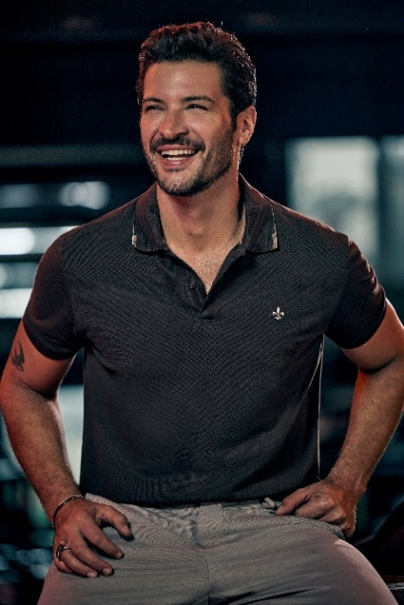 Leandro Lima protagoniza nova campanha de Dia dos Pais da Dudalina em
cenário automotivo