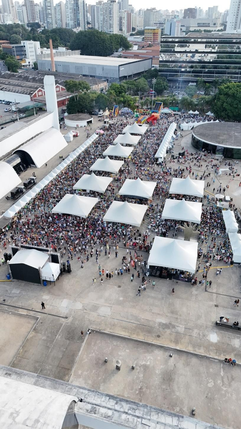 Arraial com Festival do Morango chega a SP