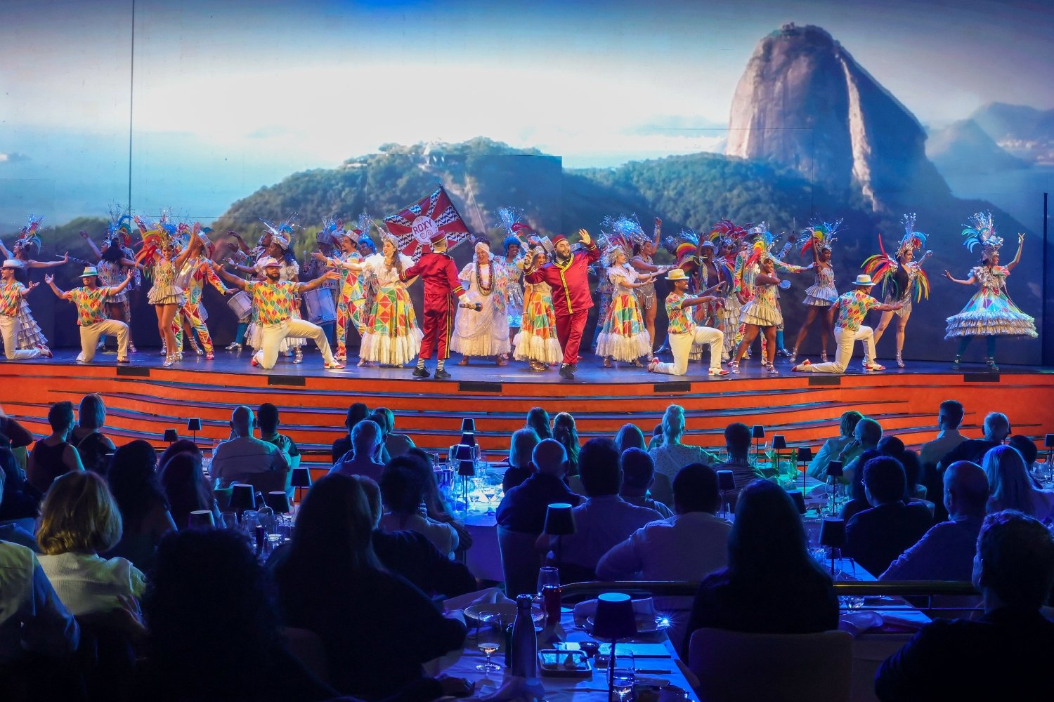 Roxy Dinner Show consolida turismo de experiência em Copacabana durante as
férias