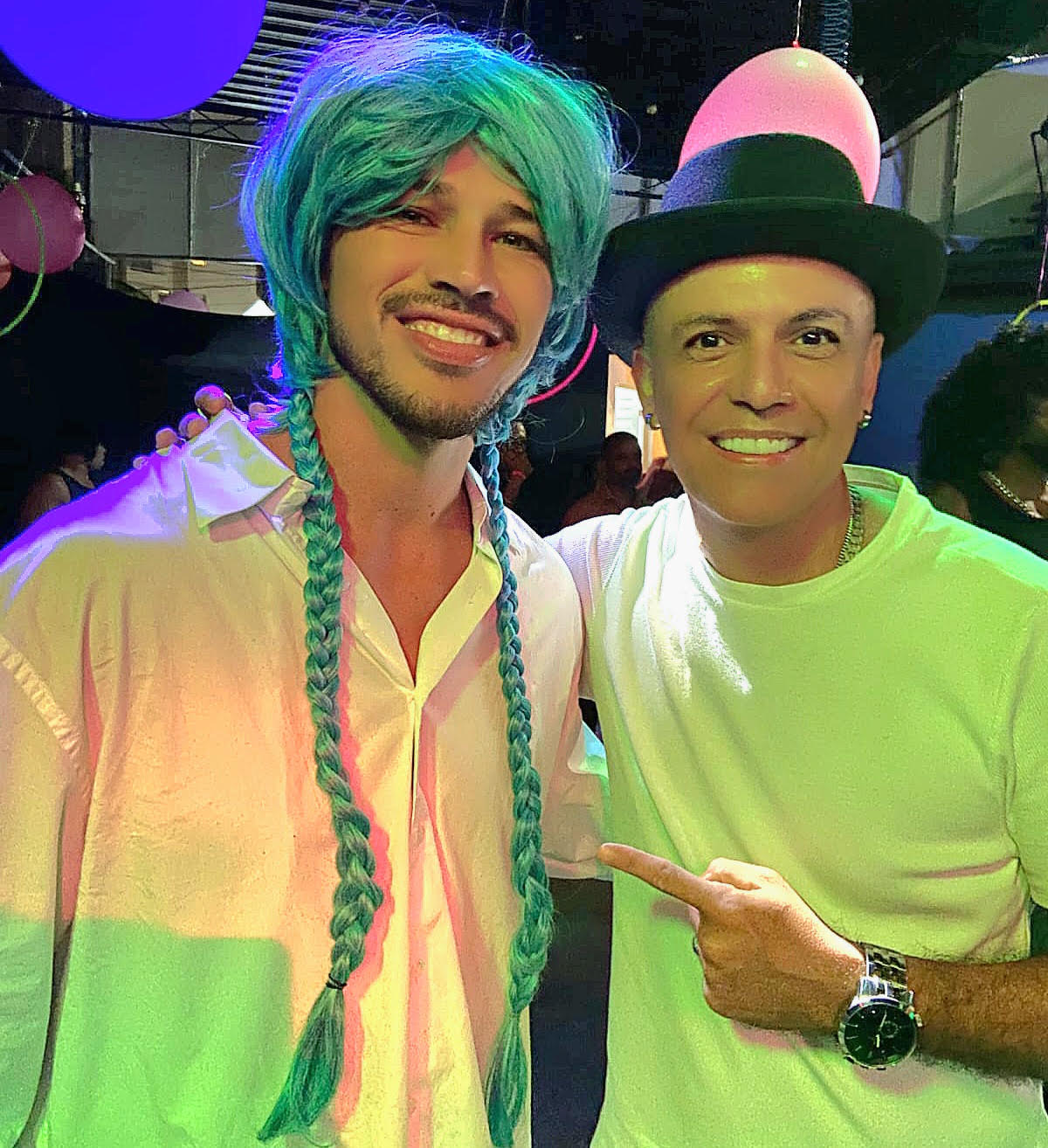 Fabrício Moreno faz elenco da Globo dançar