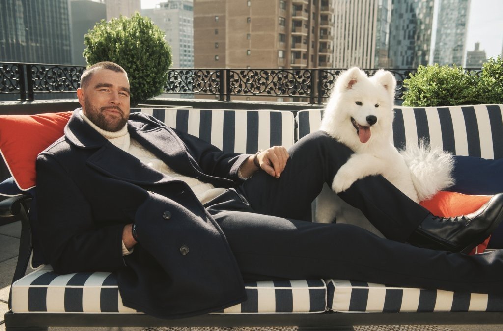 Travis Kelce protagoniza campanha de Outono 2026 da Tommy Hilfiger