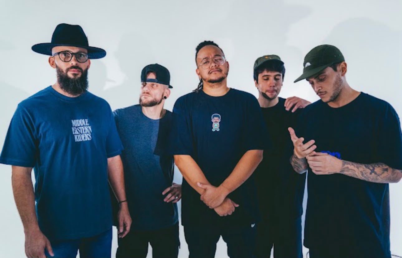 Os Colombinos transformam uma viagem pelo interior paulista em música sobre felicidade; ouça “Avião”