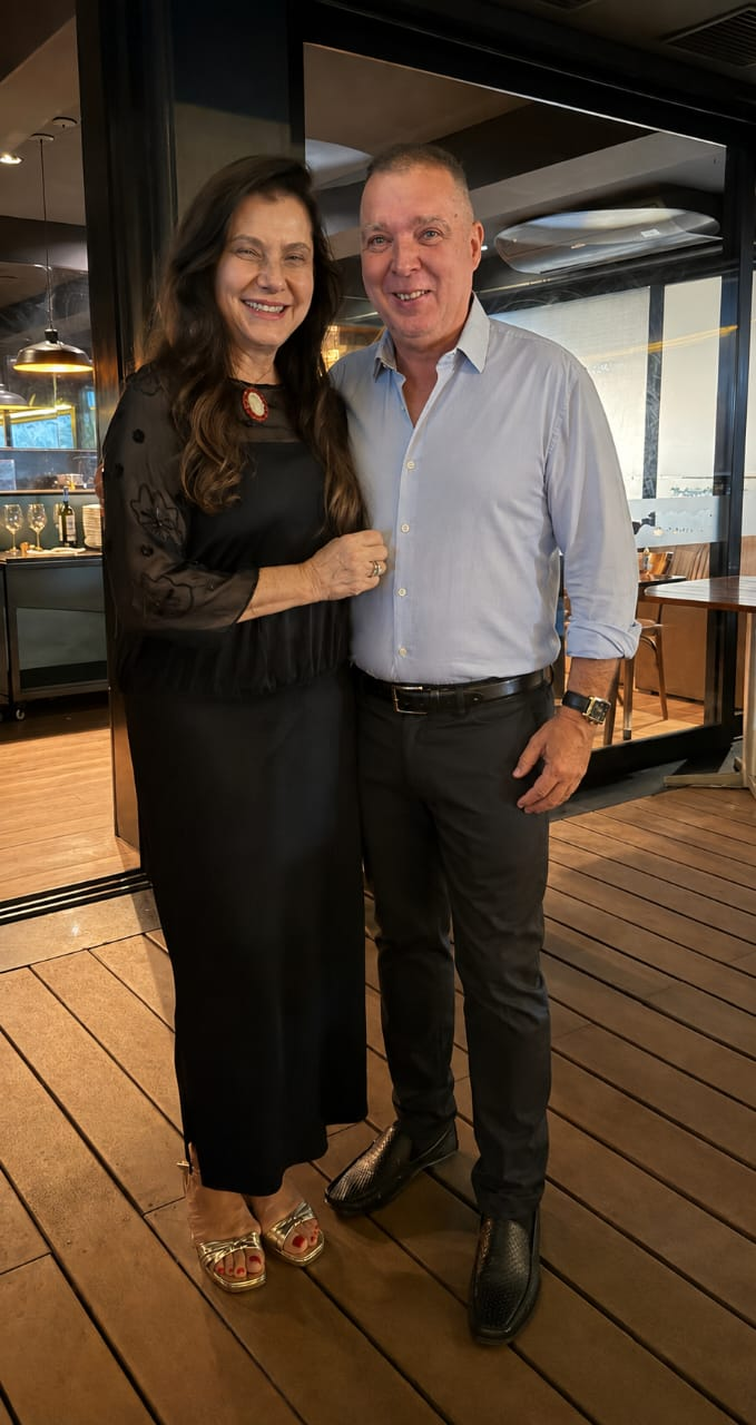 Jockey Club recebe jantar em homenagem a Diana e Ana Cristina