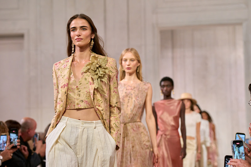 Spring 2027 da Ralph Lauren celebra estilo e liberdade